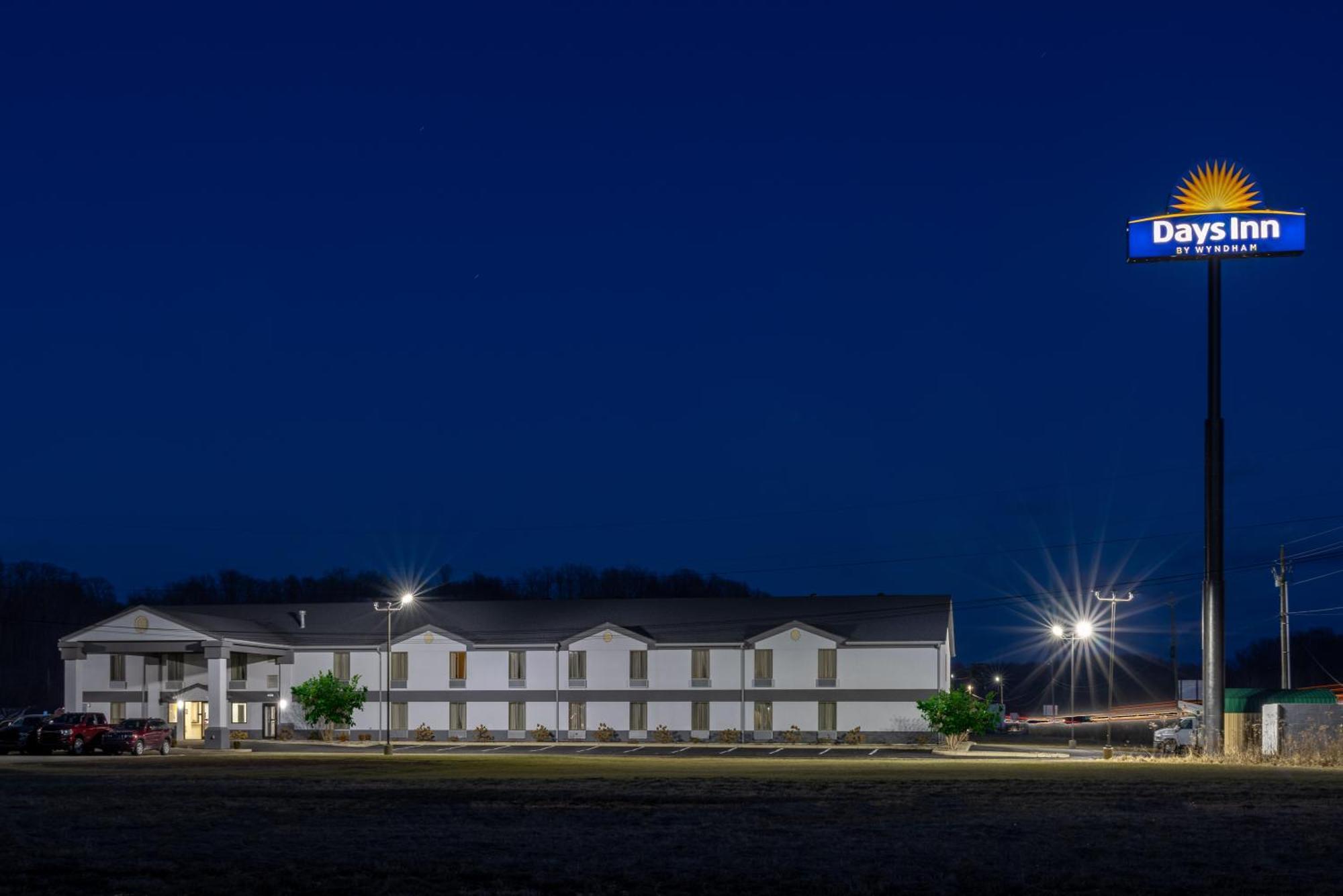Days Inn By Wyndham Grayson Exterior photo